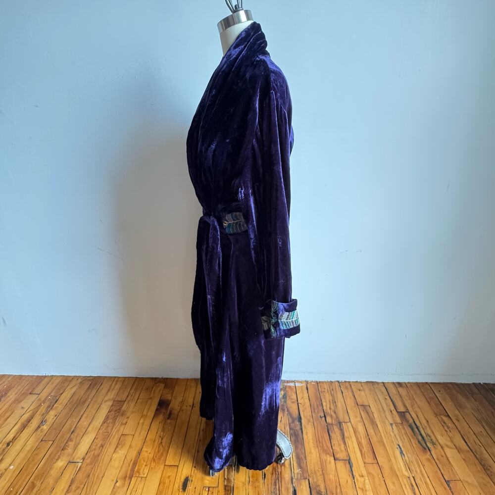 Vintage SOFT SURROUNDINGS Purple Velvet Embroidered Starlet Robe - Picture 5 of 10